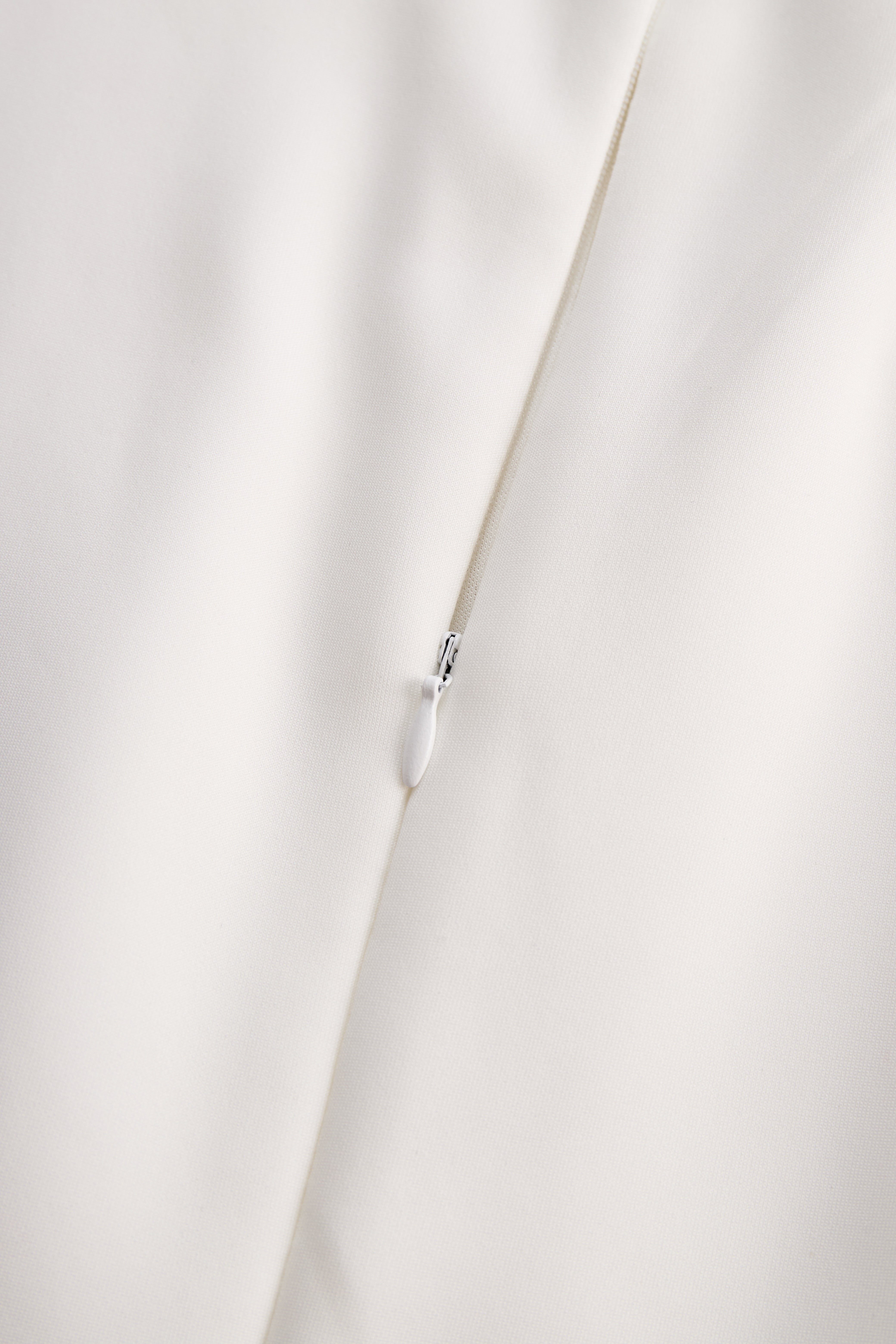 Elegant White Keyhole Pencil Dress